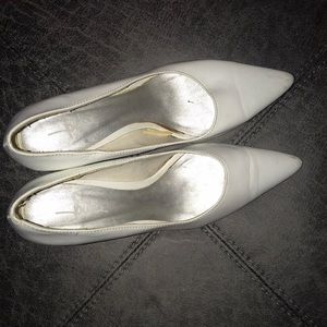 Pulse heels white size 6 1/2
